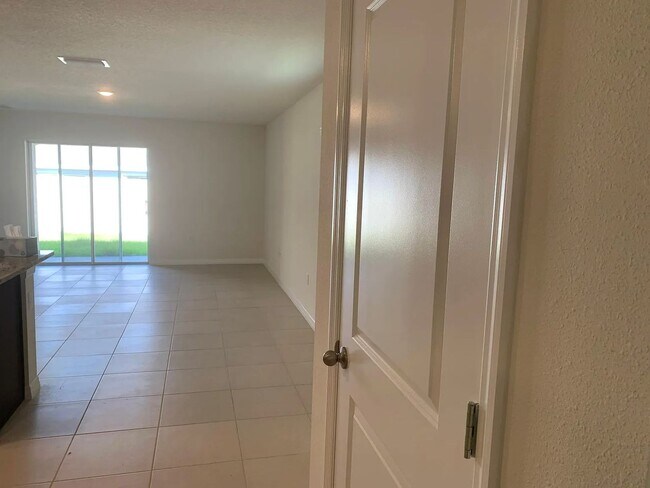 Building Photo - 12159 White Cypress Pl