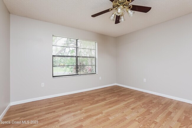 Building Photo - 597 Hillsdale Ave NW