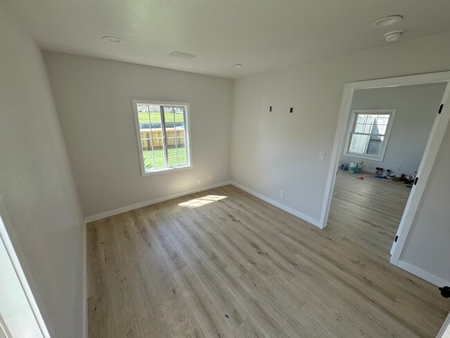 Bedroom - 1604 Mackay Ln