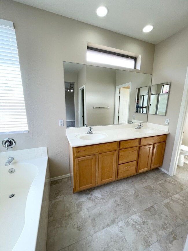 Building Photo - 4 Bedroom/2 Bath Single Level Home in Anthem! Close to freeway & TSMC Plant!