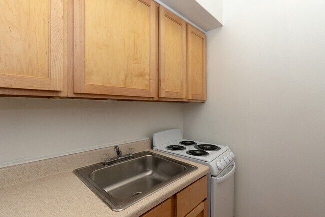 Building Photo - 539 W Arlington Pl