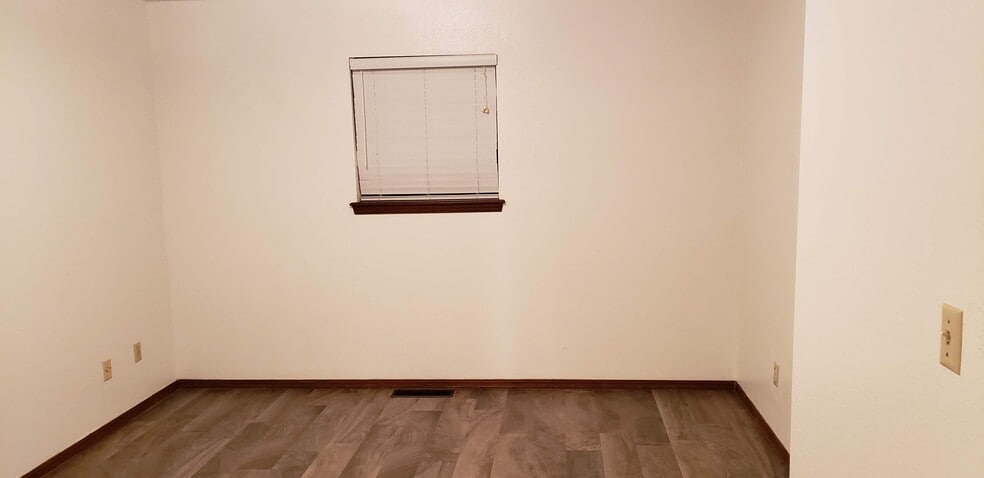 Second Bedroom - 908 Acacia Cir