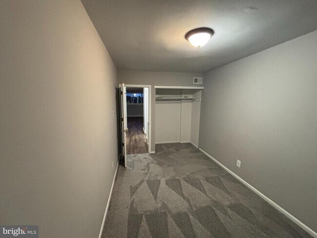 Building Photo - 8514 Verree Rd