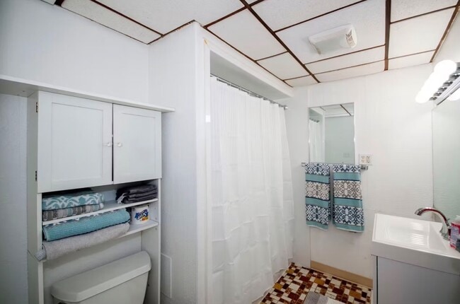 Building Photo - 243 Princeton St