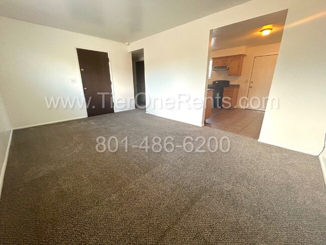 Building Photo - NO DEPOSIT option available for qualified renters!