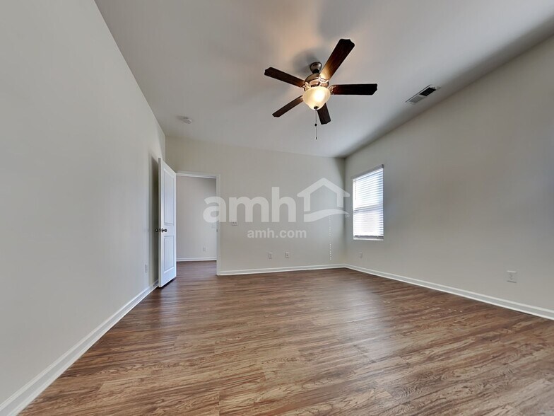 Building Photo - 224 Orion Way