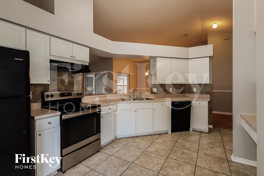 Building Photo - 13452 Beechberry Dr