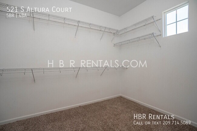 Building Photo - 521 S Altura Ct