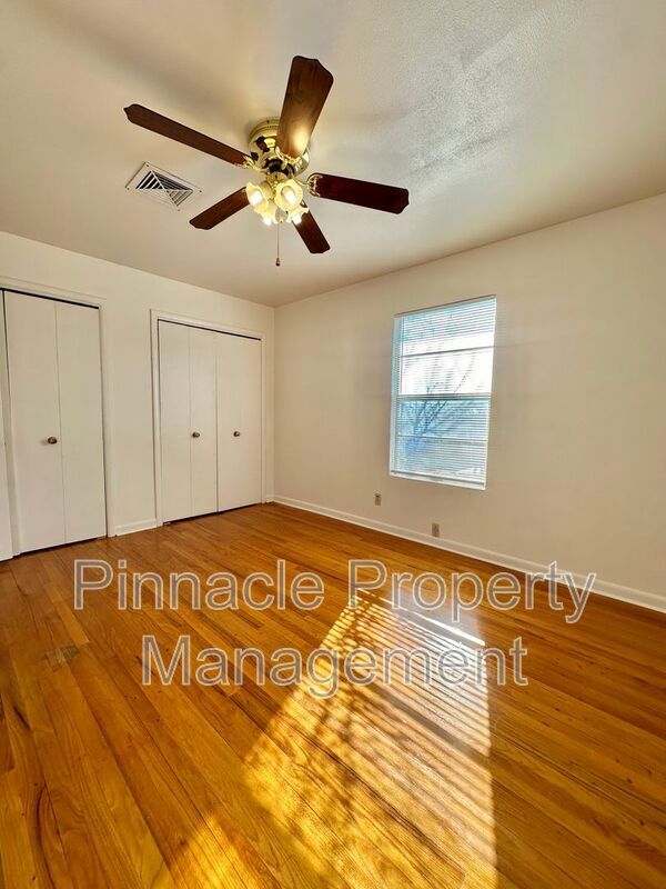 Building Photo - 2620 Yale Ave