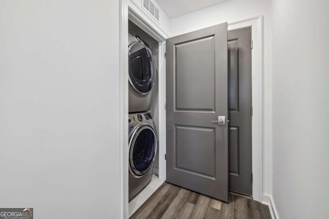 Building Photo - 432 Burton Dr