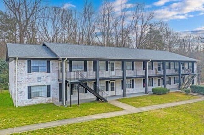 Primary Photo - Park Fairfax Apartments