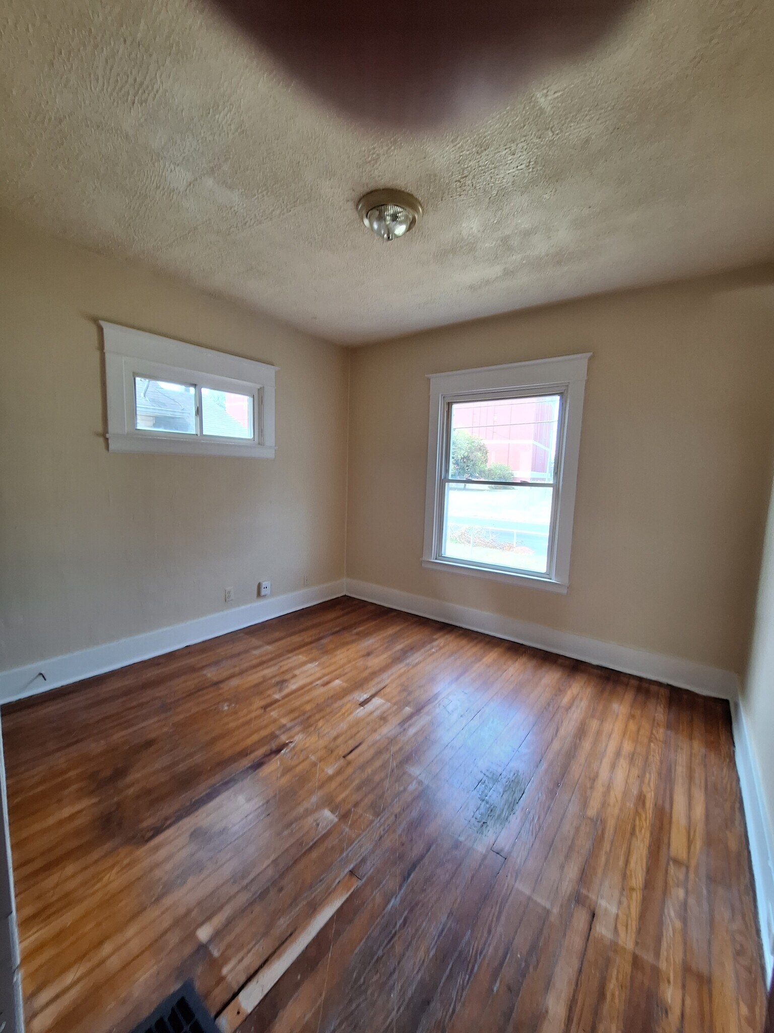 Building Photo - 2305 7th Street Rd