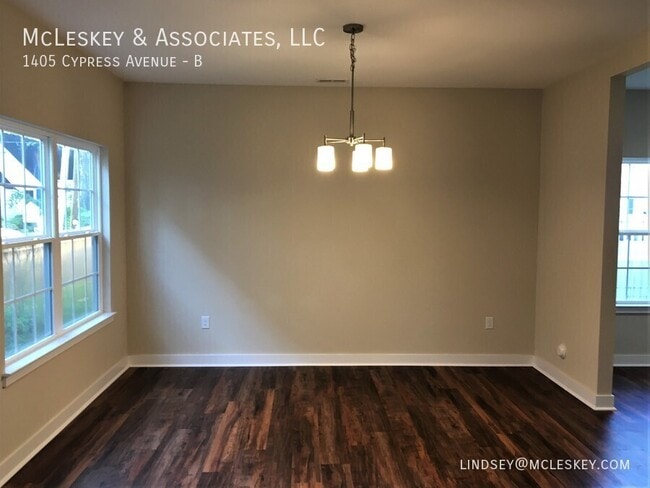 Building Photo - 1405 Cypress Ave