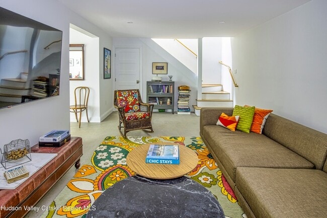 Building Photo - 19 Bakertown Rd