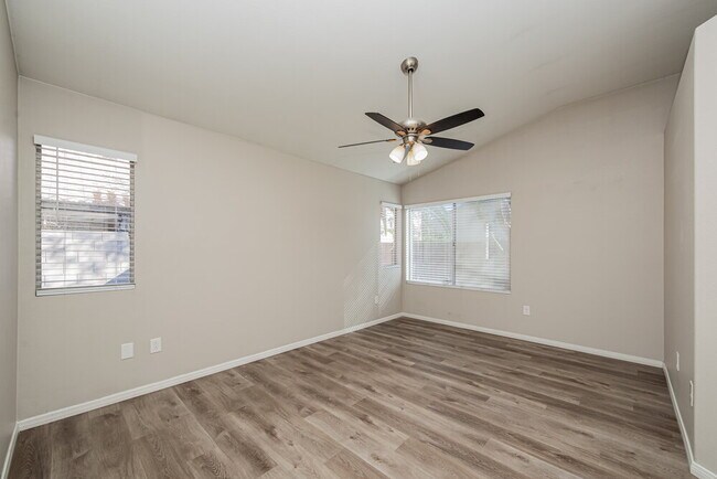 Building Photo - 4404 La Lima Ct