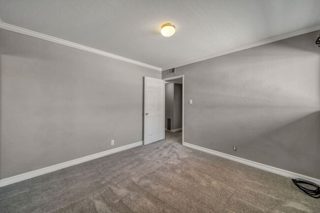 Building Photo - 3 bedroom condo near Santana Row!