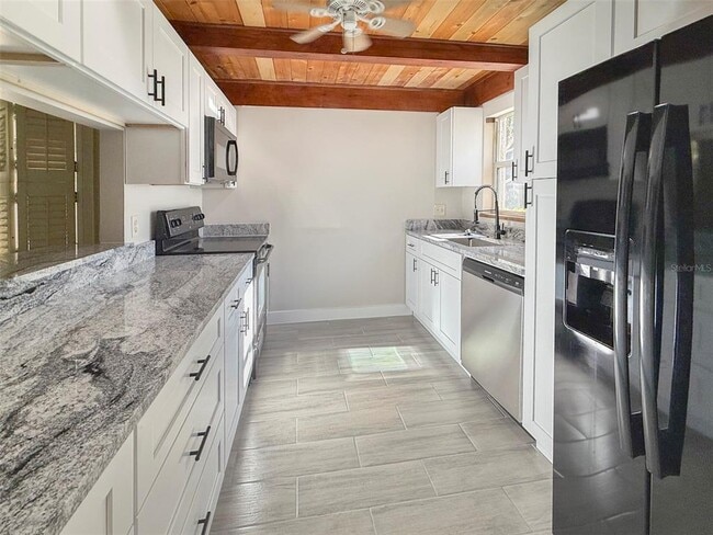 Building Photo - 4958 Village Garden Dr