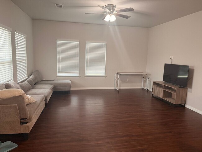 Building Photo - 3 Bedroom Single Family Home in Durant