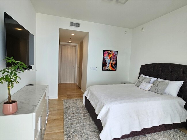 Building Photo - 1000 Brickell Plaza