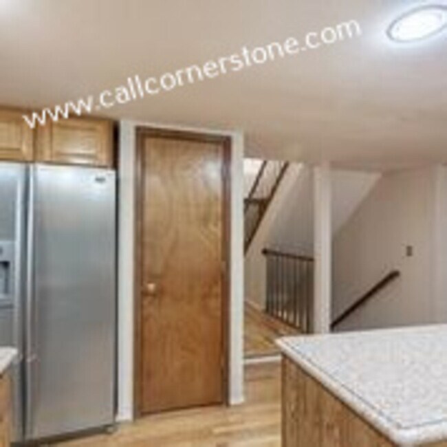 Building Photo - 630 Fernglen Ct