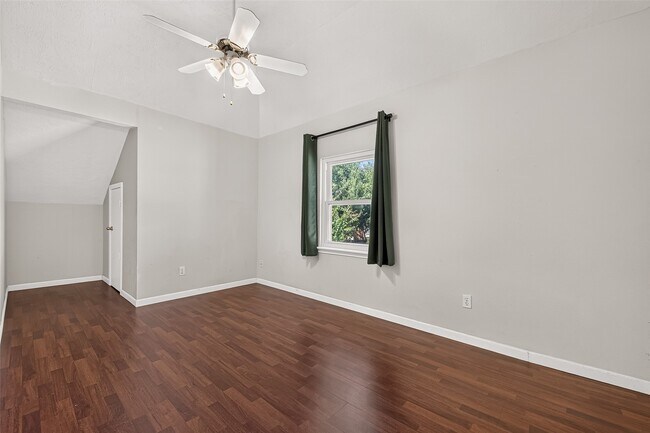 Building Photo - 12110 Laurel Ct