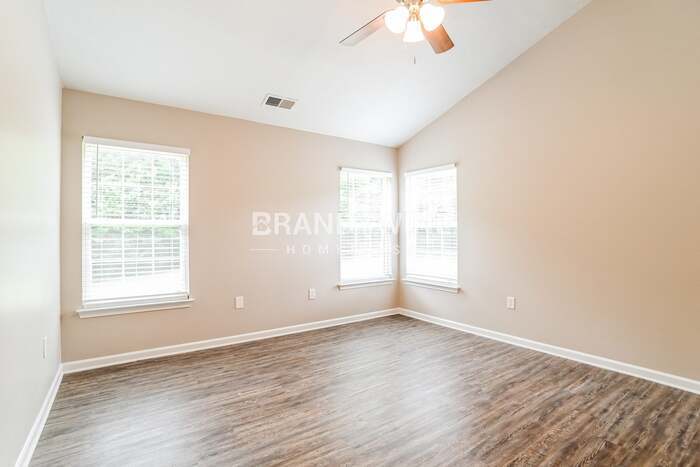 Building Photo - 529 Grantham Ln