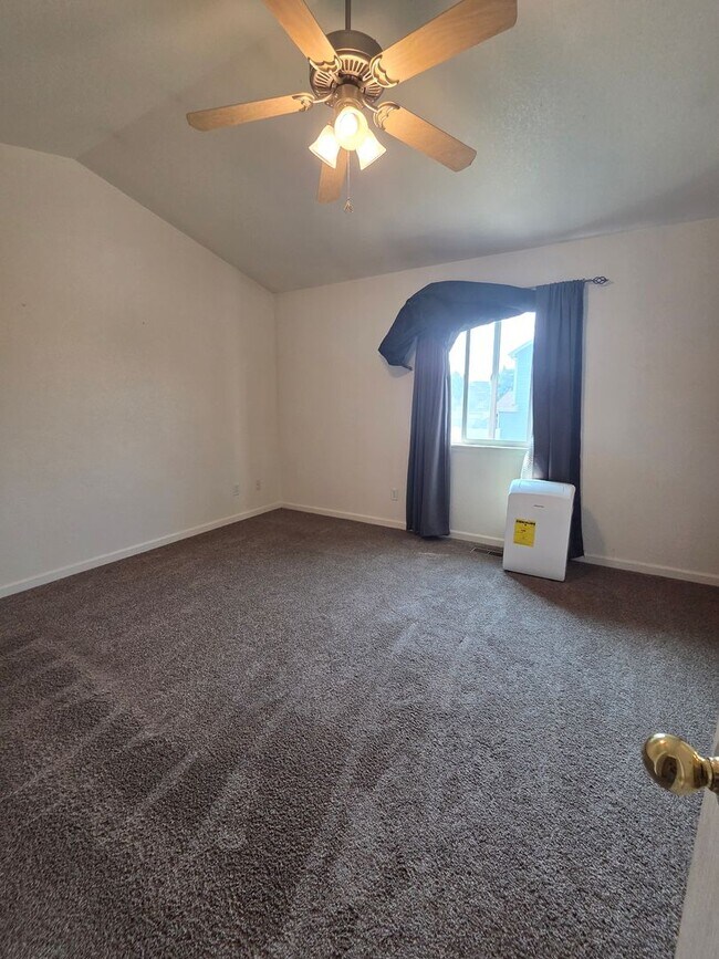 Building Photo - GREAT 3-BDRM, 3-BATH, 2-STORY + BMST. HOME AVAILABLE FOR IMMEDIATE OCCUPANCY IN GRAPEVINE!