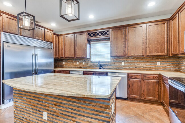 Building Photo - 2712 Merida Ave