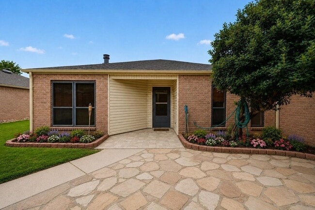 Building Photo - 8319 Wind Veil Dr