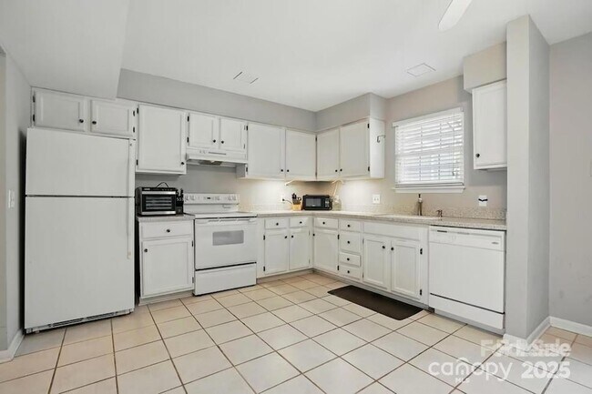 Building Photo - 6044 Heath Valley Rd