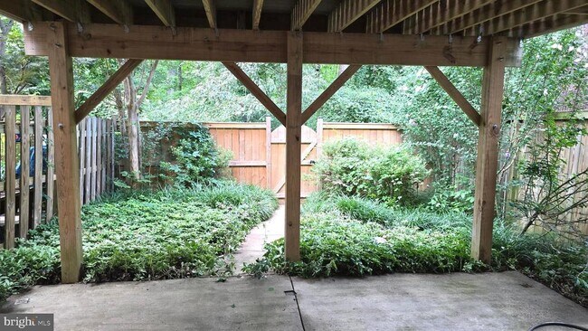 Building Photo - 5987 Clerkenwell Ct