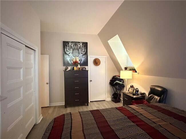 Building Photo - 412 Bellevue Ave