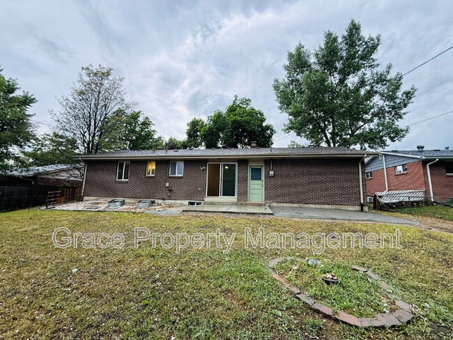 Building Photo - 1070 Iris St