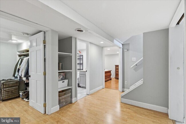 Building Photo - 7203 Arthur Dr