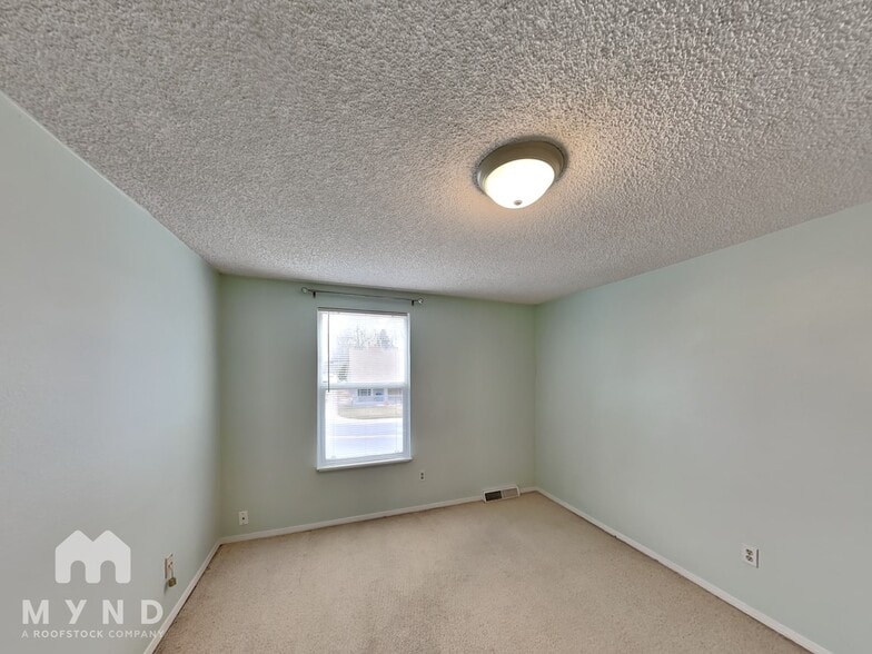 Building Photo - 12446 E Amherst Cir