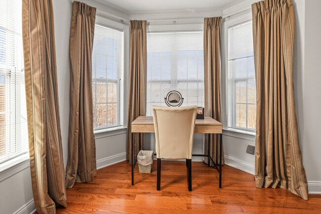 Building Photo - 1 Wilderswood Way