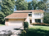 Building Photo - 7811 Wendy Ridge Ln
