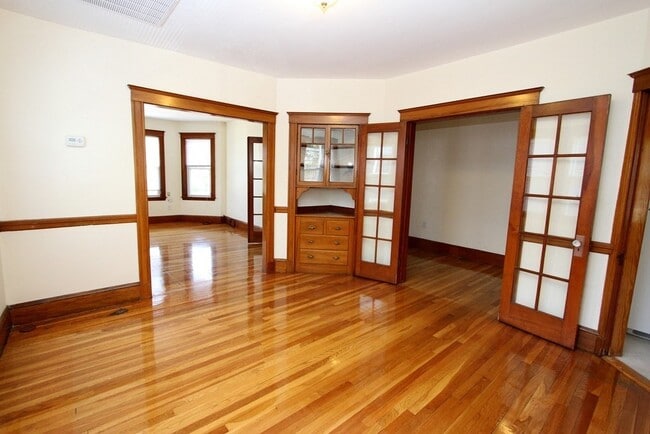 Building Photo - 475 Ashmont St