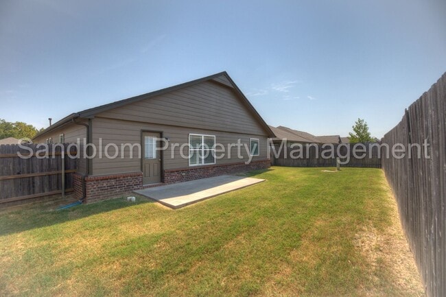 Building Photo - FOR LEASE | Jenks | Available Now!
