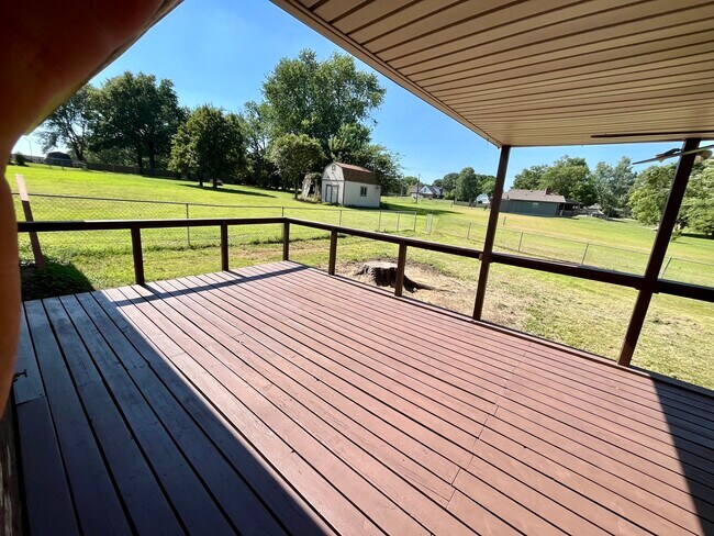 Building Photo - 14731 E 96th St N