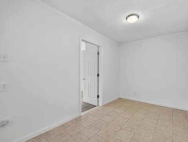 Building Photo - 6166 Emerald Ave