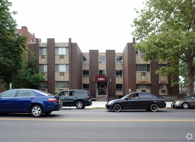 1901 Kennedy Boulevard - The Elite Condominium
