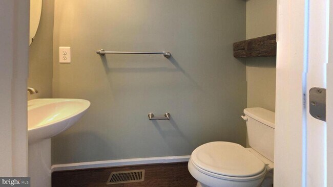 Building Photo - 7209 Strawberry Fields Way