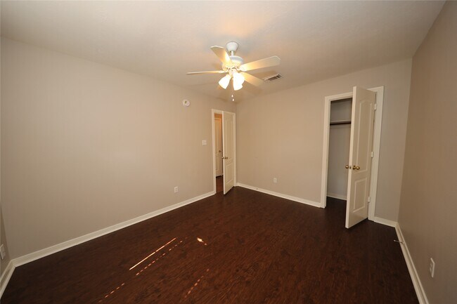 Building Photo - 5539 Mountain Forest Dr