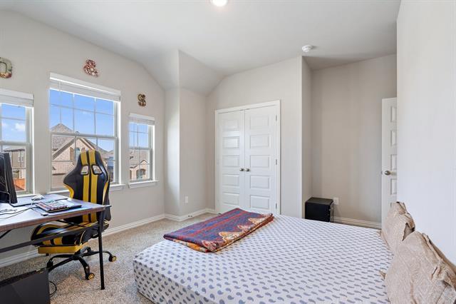 Building Photo - 3904 Ford Dr