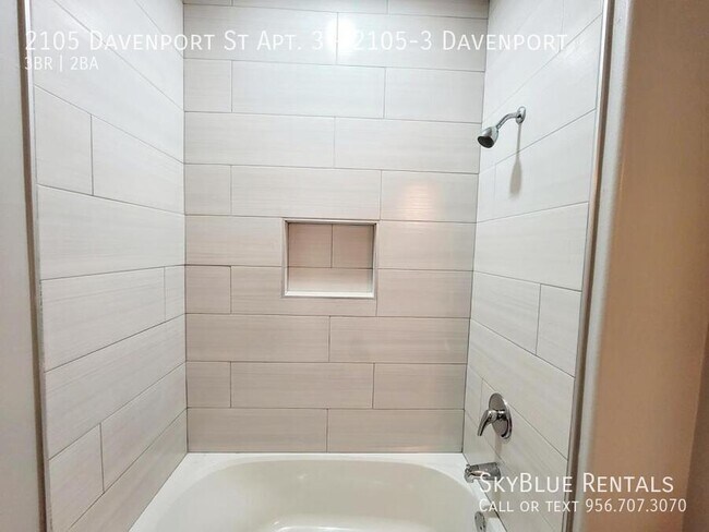 Building Photo - 2105 Davenport St