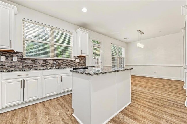 Building Photo - 2038 Brightleaf Way