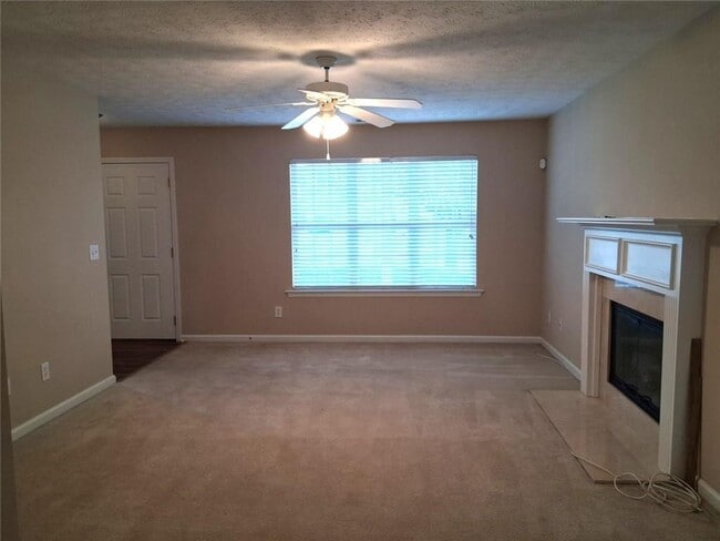 Building Photo - 130 Vinings Dr