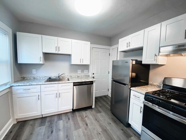 Building Photo - 3586 Chelton Rd