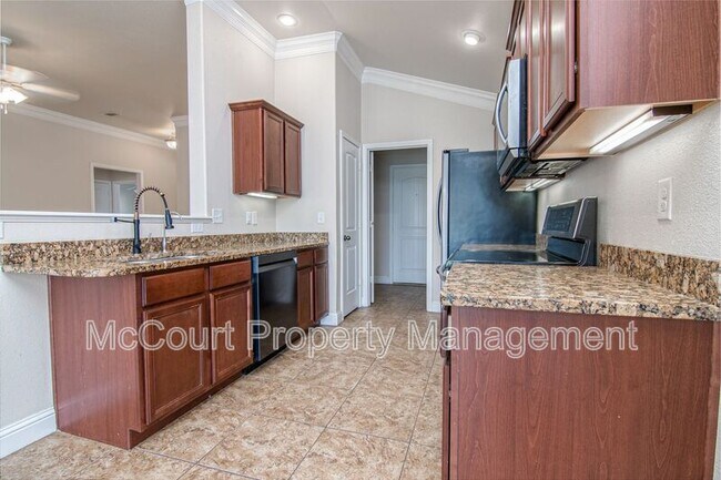 Building Photo - 805 Candlestick Dr